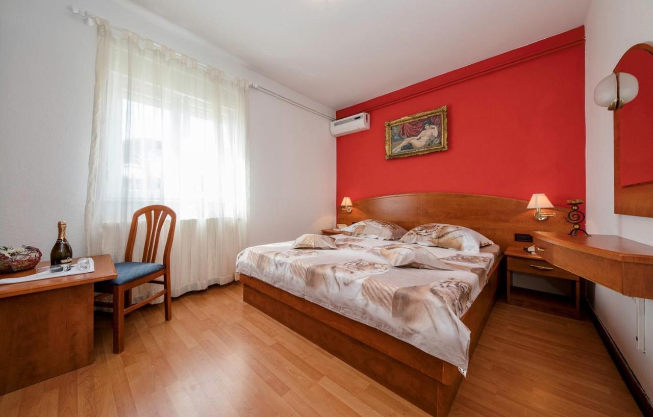 Apartment Dominik 2874 Palit Esterno foto